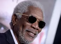 Motivul sfâșietor pentru care Morgan Freeman a purtat o mănușă neagră la Premiile Oscar 2023