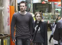 Filme la TV azi, 23 martie: „Războiul minții”, „Gardienii destinului”, „Manchester de lângă mare”, „Stewardesa”