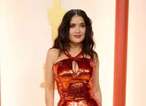 Salma Hayek și fiica ei au strălucit pe covorul roșu de la Premiile Oscar 2023. Ce schimbare de look și-a făcut Valentina