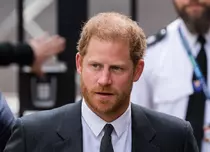 Prințul Harry rupe tăcerea. Înțelegere secretă între familia regală și tabloidele britanice