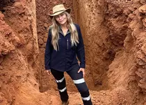 Interviu cu Melanie Wood, căutător de aur în Australia