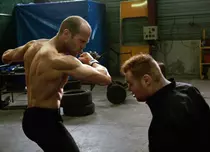 Filme la TV azi, 10 aprilie: „Curierul 3”, „Arma secretă”, „V de la Vendetta”, „Supraviețuitorul”