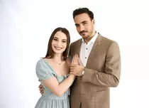 Cine sunt actorii din serialul „Lasă-mă, îmi place! Camera 609” de la Antena 1