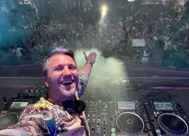 Andi Moisescu, DJ în timpul liber. „Mă suspectez că trăiesc prin muzică”. EXCLUSIV