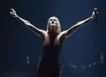 Celine Dion, anunț îngrijorător pentru fani. Ce se întâmplă, până la urmă, cu turneul mondial al artistei