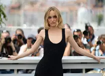 Lily-Rose Depp a confirmat relația cu noua iubită. Cu cine se iubește fiica lui Johnny Depp