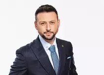 Radu Andrei Tudor, înainte de a intra în direct. „Beau obligatoriu o cafea”. EXCLUSIV