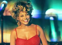 Viața dificilă pe care a avut-o Tina Turner: Abuzul domestic, problemele de sănătate și moartea fiilor ei