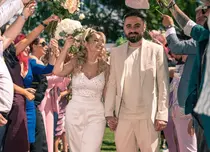 Emi de la „Noaptea Târziu” și iubita lui s-au căsătorit! Cine sunt nașii. Primele imagini