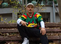 Puya, reacție surprinzătoare după ce fanii au început să arunce cu pantofi pe scenă, în timpul unui concert. Momentul a devenit viral