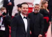 Cele mai generoase și zgârcite celebrități. Ce spun chelnerii care le-au servit