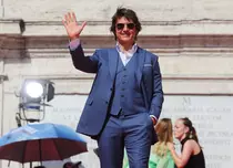 Tom Cruise, luat cu asalt de fani la Roma. Actorul a uimit pe toată lumea la premiera Misiune: Imposibilă 7