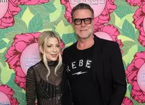 Tori Spelling și Dean McDermott divorțează după 18 ani de căsnicie. Gestul neașteptat făcut de actorul canadian