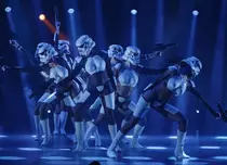 Ce se întâmplă cu spectacolul „Star Wars Strips Back” . Parodia a devenit un succes fără aprobare