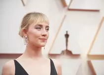 Premiere importante la Festivalul de la New York. Primele imagini din filmul „Foe”, cu Saoirse Ronan