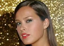Fotomodelul Petra Nemcova s-a logodit