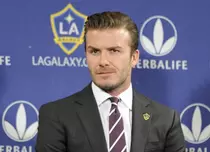 David Beckham a pus ochii pe maşina lui James Bond