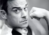 Robbie Williams e prea... musculos pentru haine