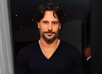Joe Manganiello revine la tv în sitcomul „Mom”