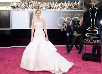 Poze nud cu Jennifer Lawrence, postate online de un hacker