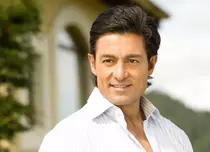 Fernando Colunga le face cadouri colegilor de pe platouri