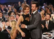 Bradley Cooper o ignoră pe Jennifer Lawrence