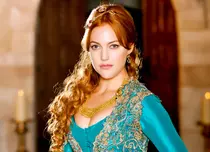 Meryem Uzerli („Suleyman Magnificul: Sub domnia iubirii”) vrea să se întoarcă la seriale