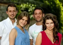 "Cu capul în nori", un serial cu adolescenţi, la Kanal D
