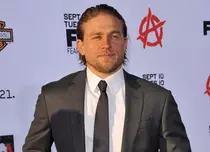 Charlie Hunnam nu mai vrea să fie starul din filmul "50 Shades of Grey"