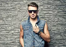I-KON lansează, astăzi, un single hipnotizant