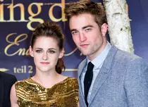 Kristen Stewart dă de pământ cu relaţia cu Robert Pattinson