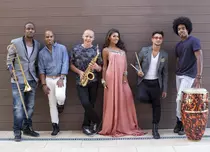 Mandinga a lansat o piesă cu Pitbull şi Ahmed Chawki