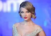 Taylor Swift intimidează bărbaţii