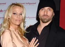 Pamela Anderson divorțează din nou