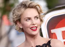 Charlize Theron colaborează cu David Fincher pentru un nou serial