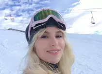 Corina Bud ar da oricând o lună la sala pe o zi pe pârtie