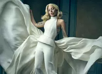 Lady Gaga a schimbat prefixul