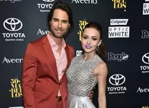 Angelique Boyer: „Nu stau toată ziua lipită de Sebastian”
