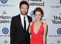 Actorul Topher Grace („Anii ’70”) s-a însurat