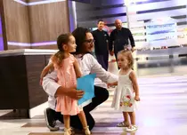 Florin Dumitrescu, surprins la filmările „Chefi la cuțite” de fetițele lui
