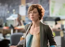 EXCLUSIV | Carrie Coon („The Leftovers”): „Cu cât trăiesc mai mult, familia mea, prietenii, ei sunt tot ce contează, restul sunt înflorituri”