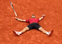 Eurosport transmite partidele de tenis din turneul de la Roland Garros. Meciurile de calificare au loc astăzi