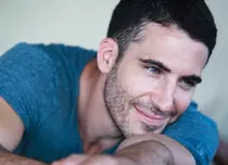 Miguel Angel Silvestre iubeşte din nou. Aflaţi pe cine!