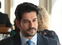 Burak Özçivit a făcut anunţul pe care îl aştepta toată lumea