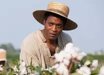 Recomandarea TVmania pentru seara de joi, 5 octombrie: „12 ani de scalvie” cu Chiwetel Ejiofor și Michael Fassbender