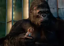Filme la TV azi, 26 august: „King Kong”, „Pumnul asasinului”, „Panică pe Wall Street”, „Dacă aș fi... tu?”