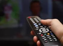 Program TV, 18 februarie 2026: Ce filme și seriale tari vedem diseară. „Tătuțu’” și „Power Couple”, bătălia din prime-time