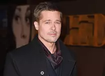 Încă înainte de a fi semnate actele de divorț, Brad Pitt are o nouă iubită. Cine este și cum arată?