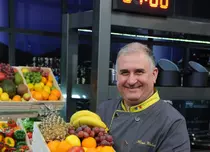 Horia Vîrlan complice în bucătăria sa, la o cerere în căsătorie