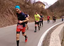 TVR 1 difuzează noi reportaje din seria „Dosar România”. Sâmbătă, 21 iulie, vom vedea „Viaţa măsurată în kilometri”